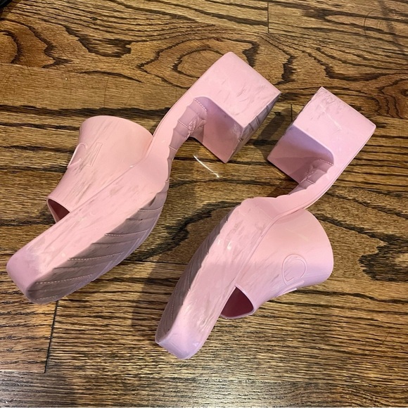 Gucci Pink Women's Slide Sandals 37 - Picture 6 of 7